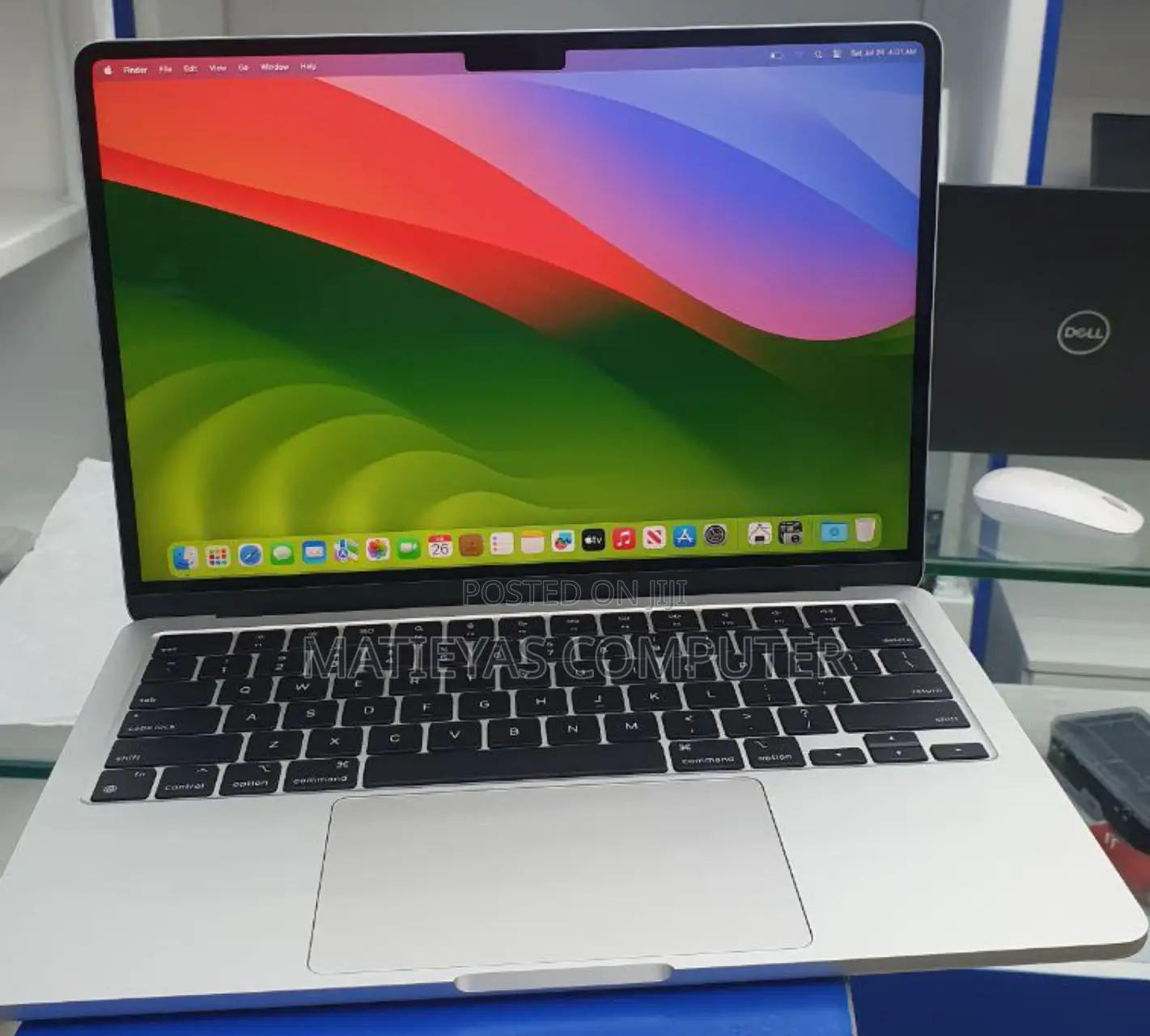 New Laptop Apple MacBook Air 2024 M3 13-Inch 16GB Apple M3 SSD 512GB