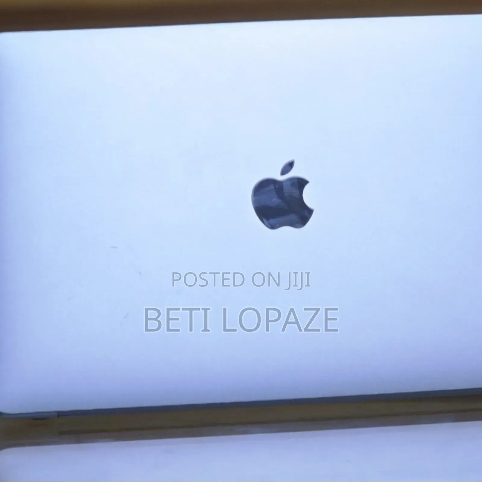 New Laptop Apple MacBook Air 2022 M2 8GB Intel Core I5 SSD 256GB