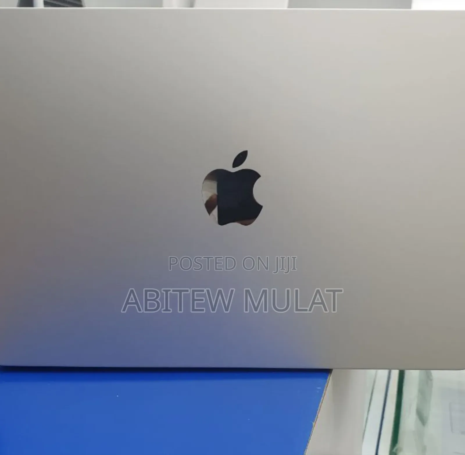 New Laptop Apple MacBook Air 2024 M3 13-Inch 16GB Apple M3 SSD 512GB