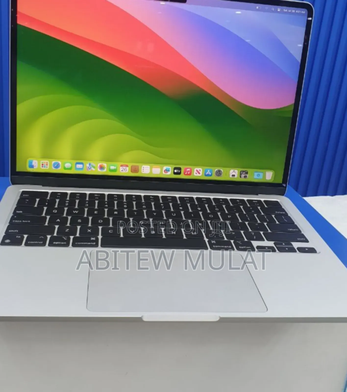 New Laptop Apple MacBook Air 2024 M3 13-Inch 16GB Apple M3 SSD 512GB