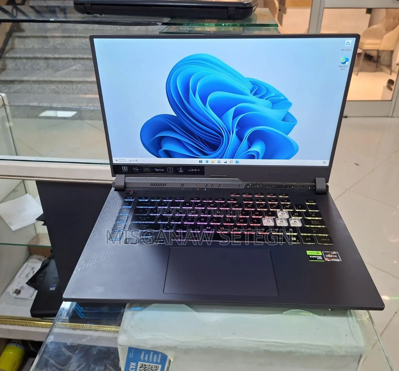 New Laptop Asus ROG Strix G15 16GB AMD Ryzen 7 SSD 1T