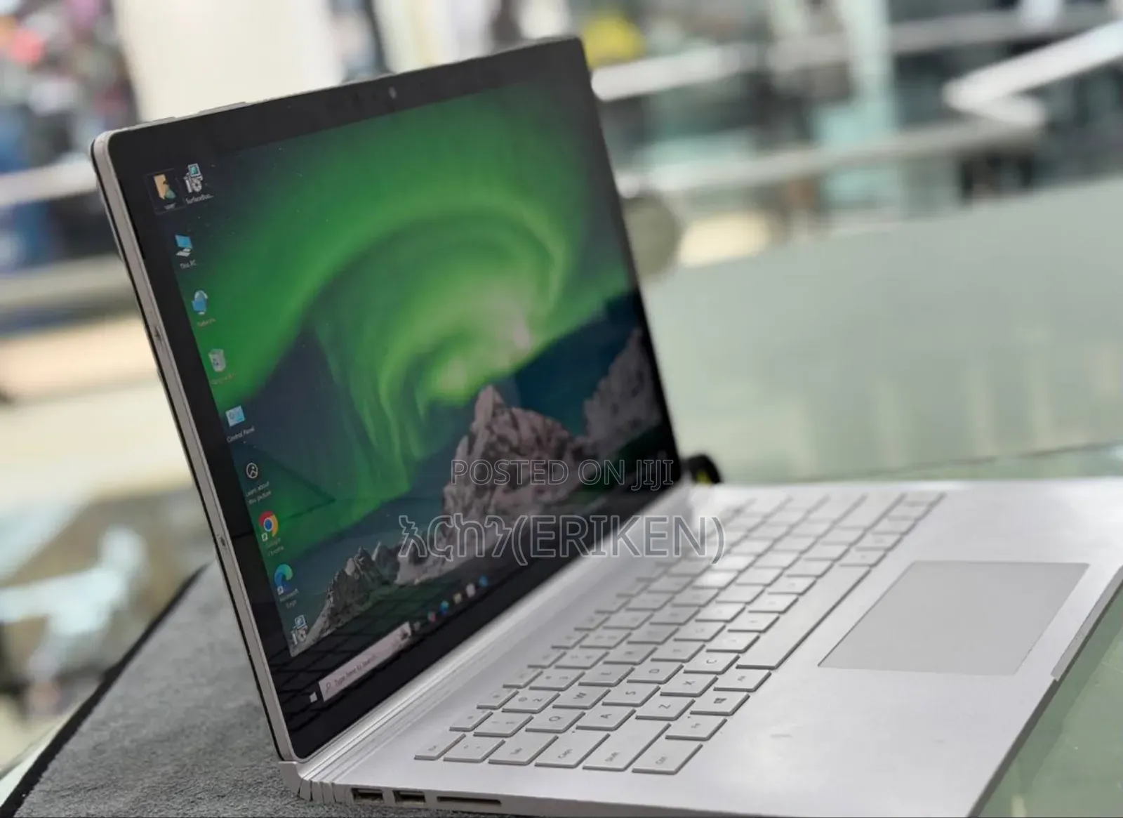 New Laptop Microsoft Surface 8GB Intel Core I5 SSD 256GB