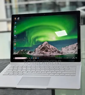 New Laptop Microsoft Surface 8GB Intel Core I5 SSD 256GB