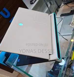 New Laptop Alienware M17x R2 32GB Intel Core I7 SSD 1T