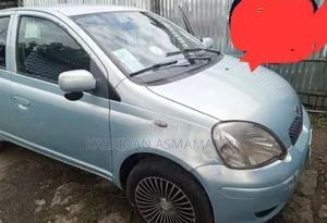 Photo - Toyota Vitz 2004 Silver