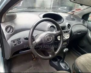 Toyota Vitz 2004 Silver