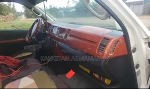 Toyota Grand HiAce 2015 White