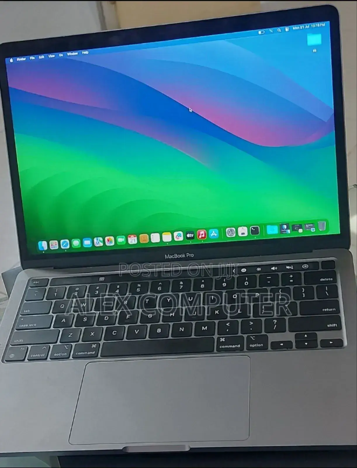 New Laptop Apple MacBook Pro 2022 M2 8GB Apple M2 SSD 256GB