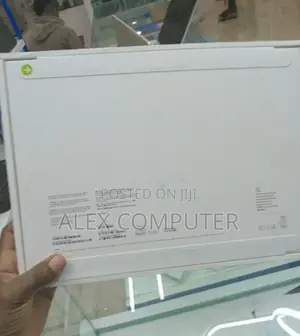 New Laptop Apple MacBook Air 2025 M4 13-Inch 16GB Apple M4 SSD 512GB