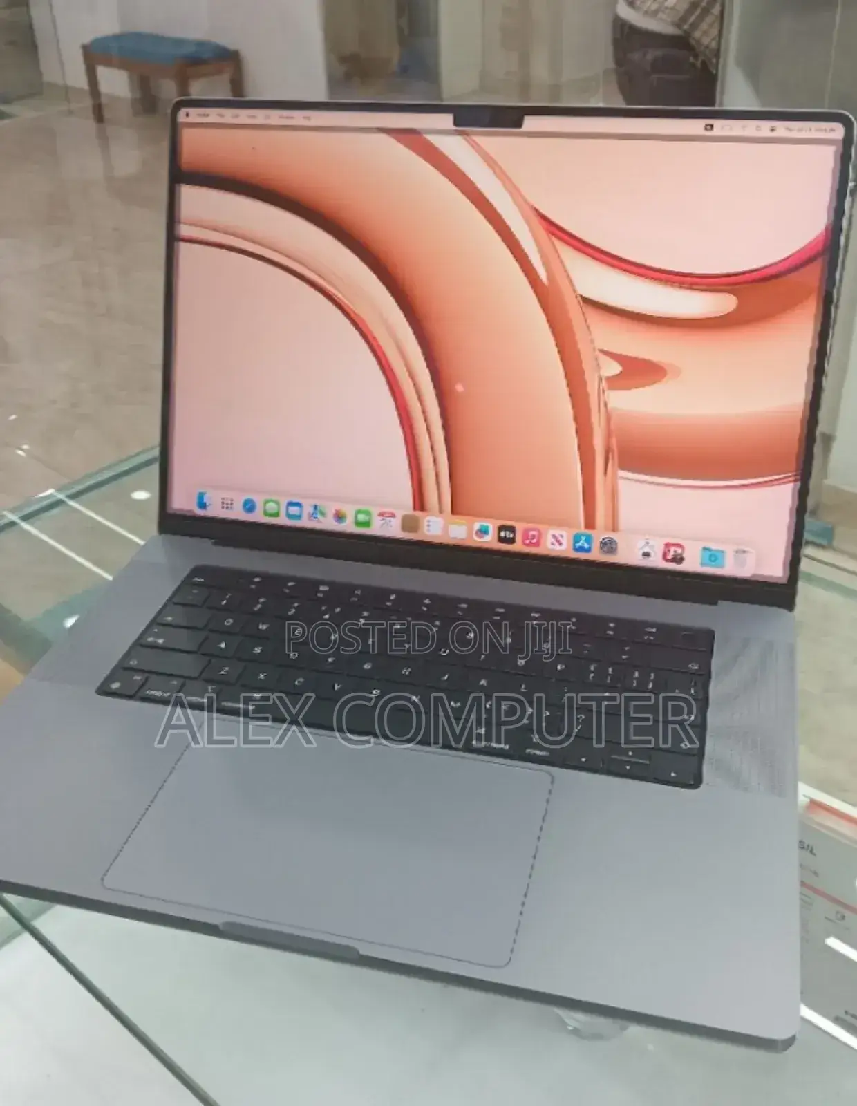 New Laptop Apple MacBook Pro M1 16GB Apple M1 Pro SSD 1T