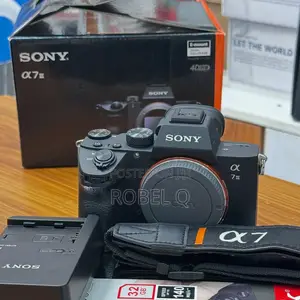 Photo - Sony Alpha 7 3 With 28-70mm Kit Lens Full Frame