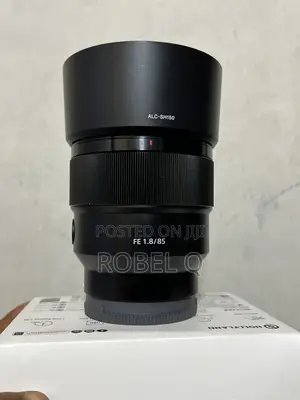 Photo - Sony 85mm F1.8 Fixed Prime Camera Lens