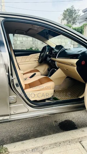 Toyota Yaris 2017 Gold