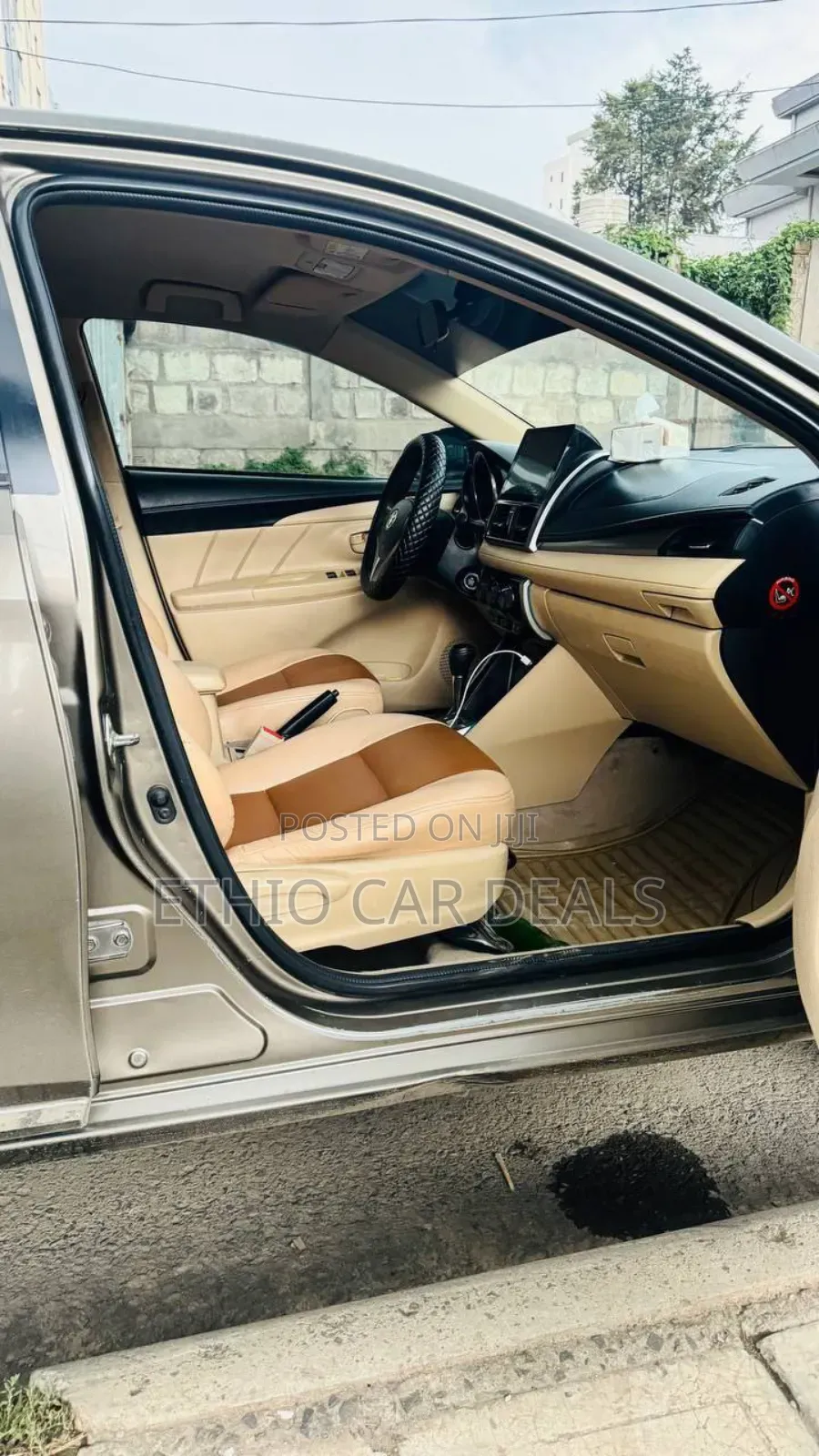 Toyota Yaris 2017 Gold