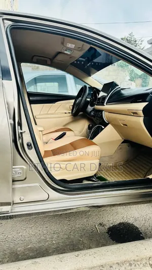 Toyota Yaris 2017 Gold