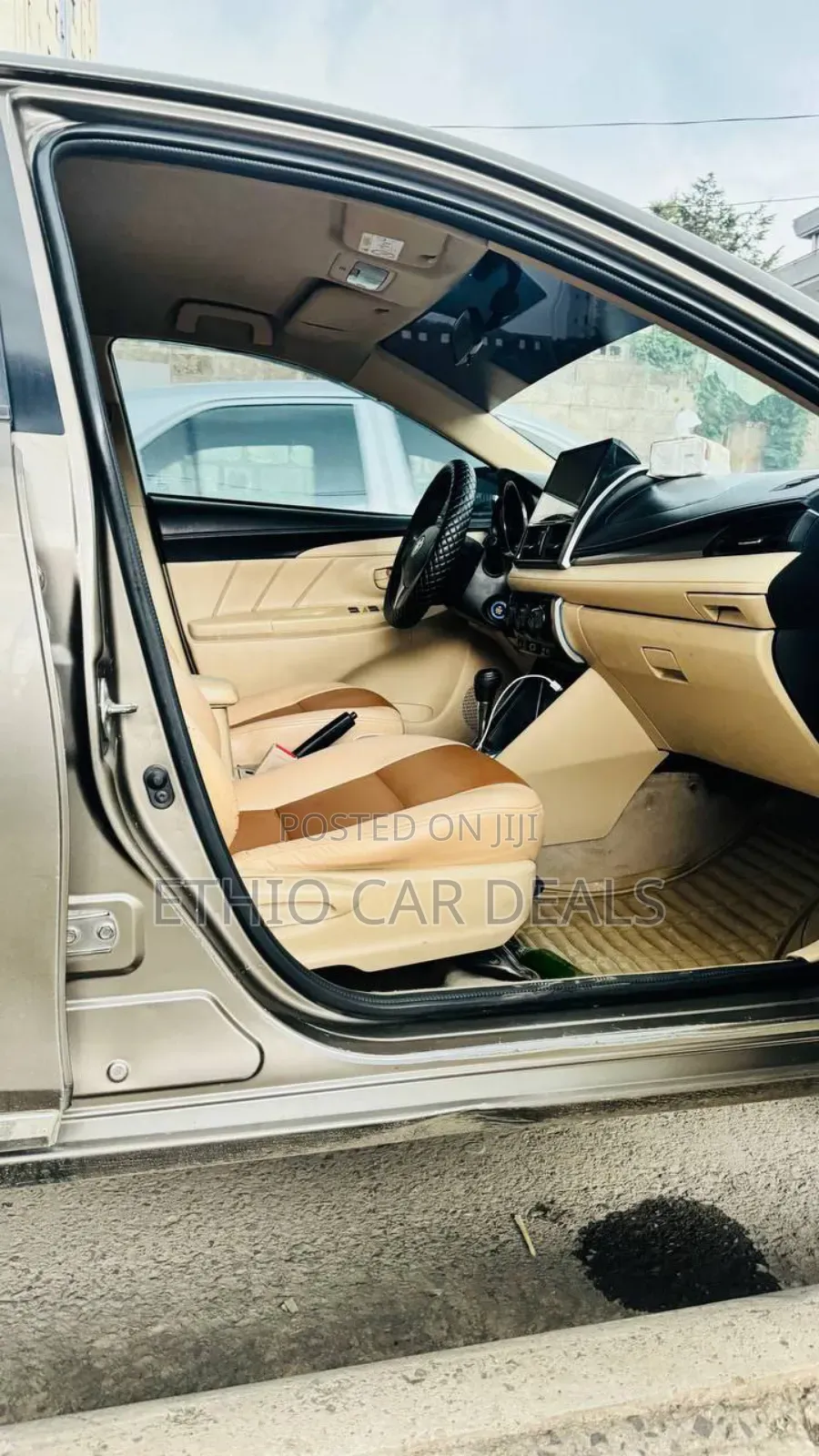 Toyota Yaris 2017 Gold