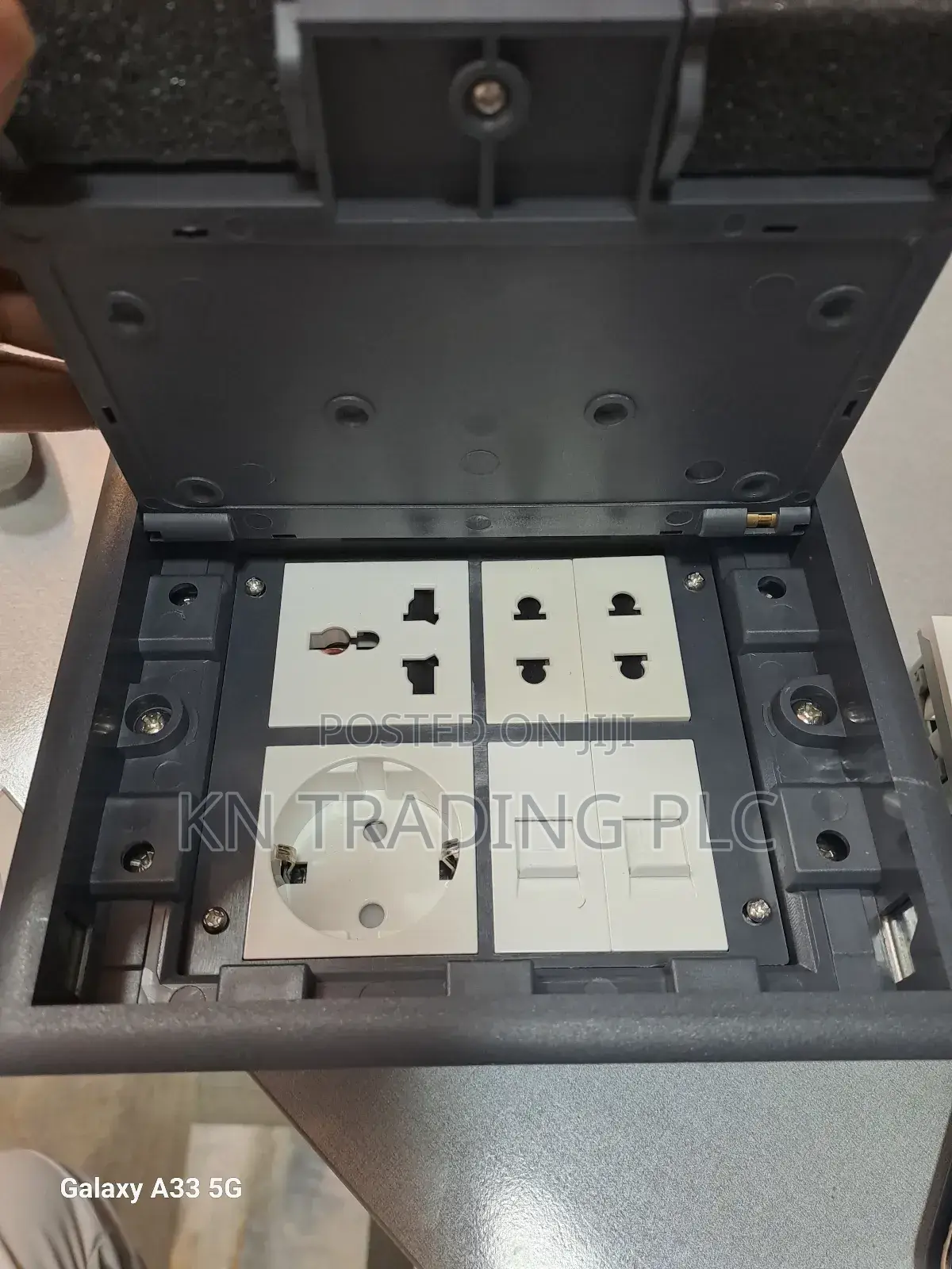 Floor Box 3socket + 2data