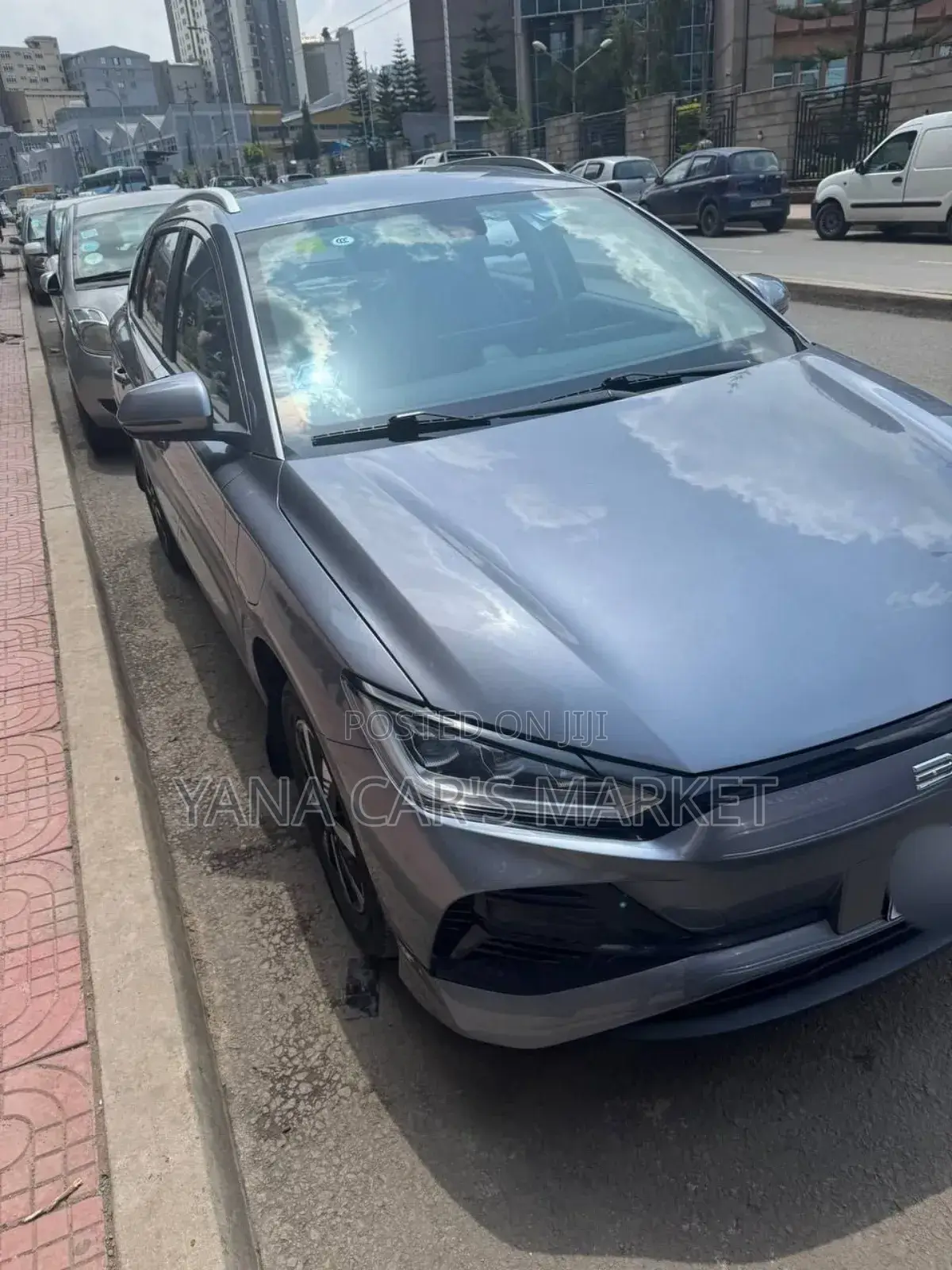 BYD E2 43 kWh 94 hp FWD 2025 Gray