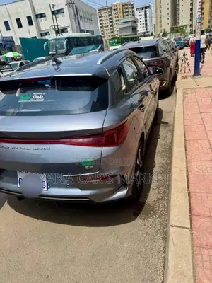 BYD E2 43 kWh 94 hp FWD 2025 Gray