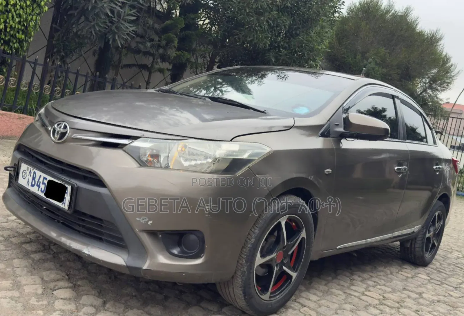 Toyota Yaris 2017 Silver