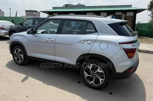 Photo - Hyundai Creta 2022 Silver