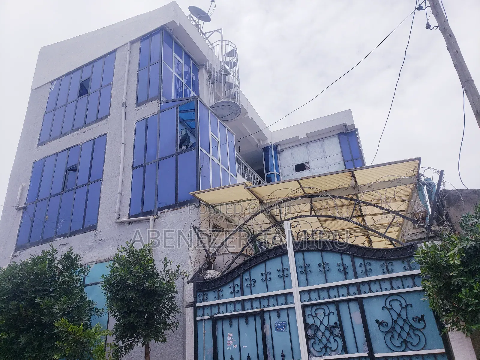 Furnished 17bdrm Apartment in Yeka for sale