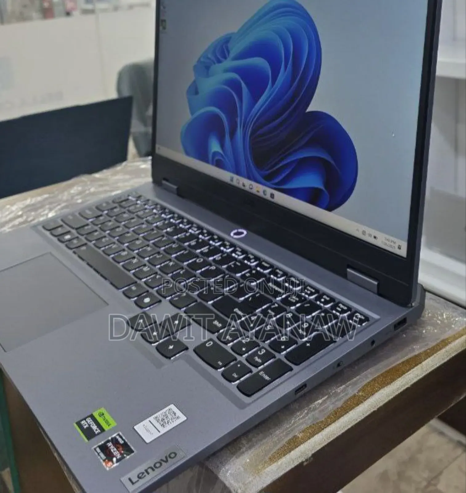 New Laptop Lenovo LOQ 15IRH8 16GB AMD Ryzen 5 SSD 512GB