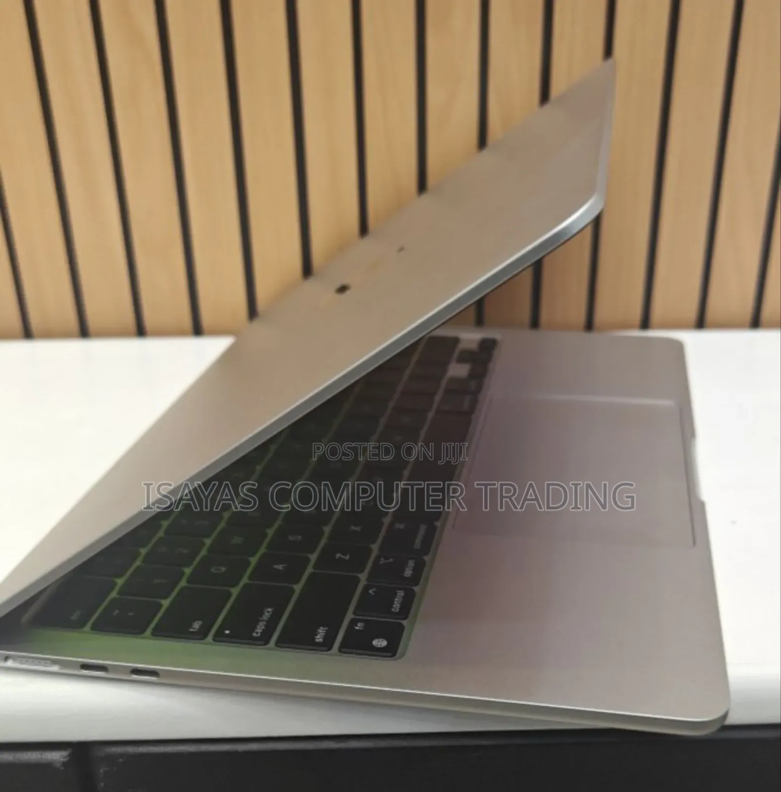 New Apple MacBook Air 2024 M3 13-Inch 16GB Intel Core I7 SSD 512GB