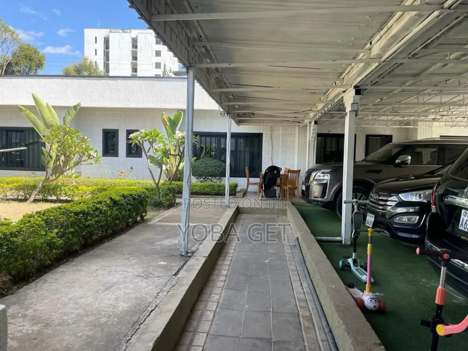 Furnished 10bdrm Villa in Bole for sale