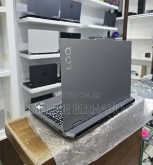 New Laptop Lenovo LOQ 15IRH8 24GB AMD Ryzen 5 SSD 512GB