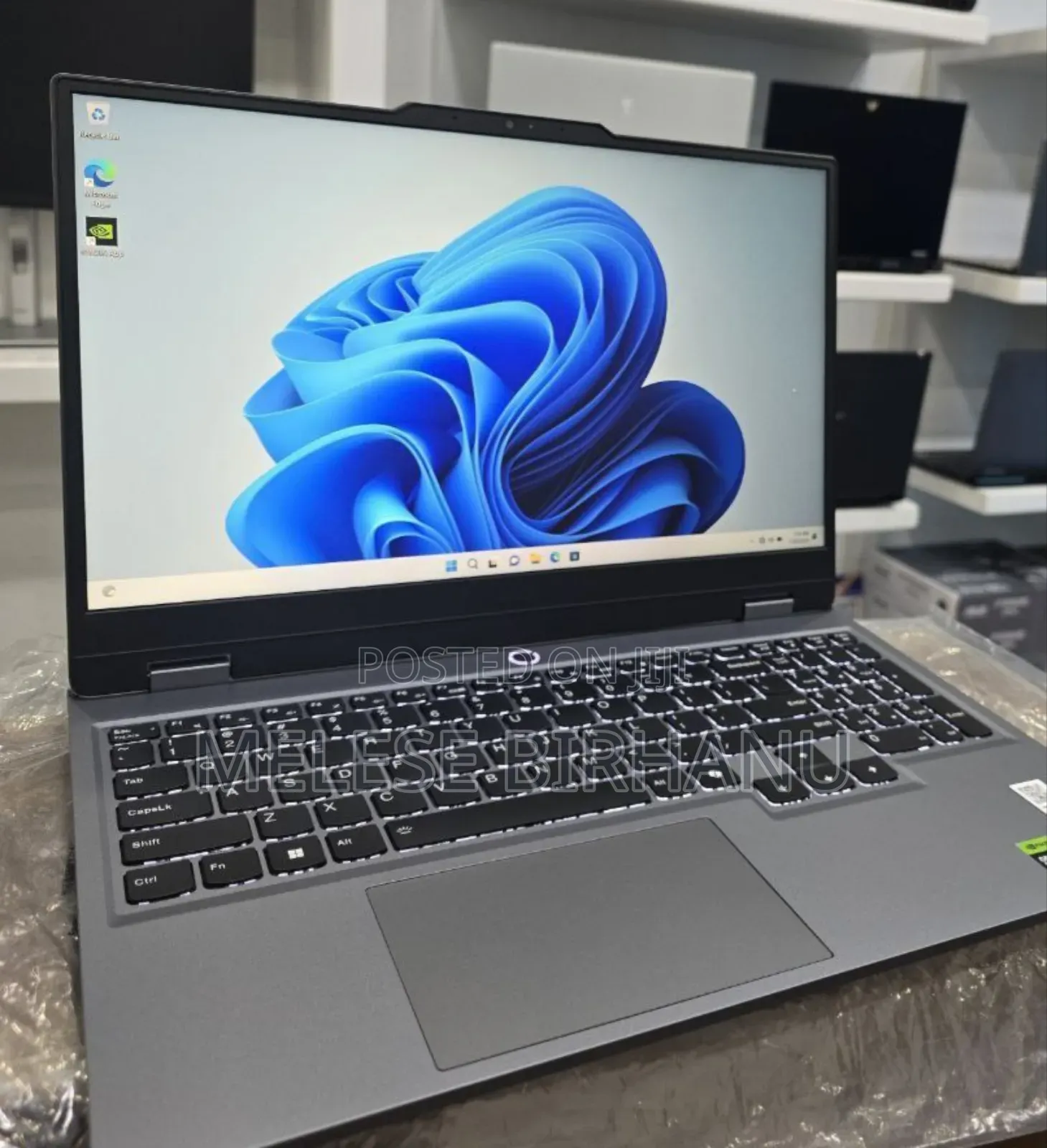 New Laptop Lenovo LOQ 15IRH8 24GB AMD Ryzen 5 SSD 512GB