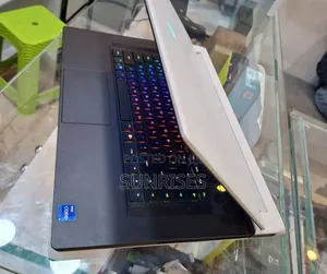 New Laptop Alienware M17x R2 32GB Intel Core I7 SSD 1T