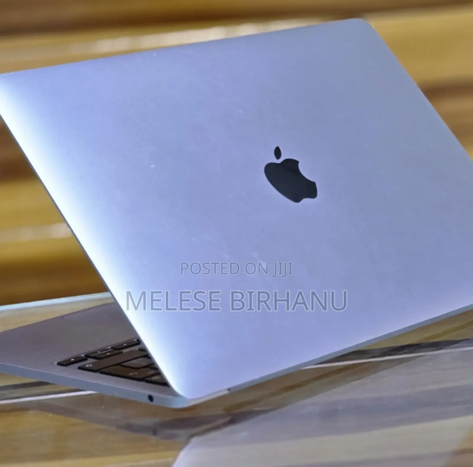 New Laptop Apple MacBook Pro 2022 M2 8GB Apple M2 SSD 256GB