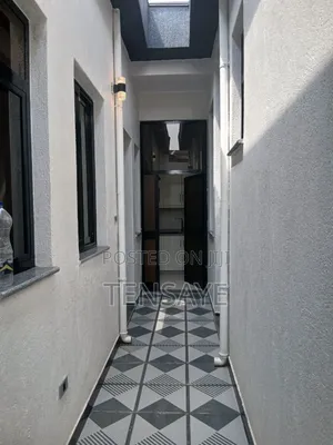 5bdrm House in Yeka for sale