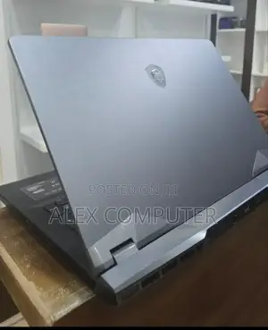 New Laptop MSI Raider GE76 12UGS 16GB Intel Core I9 SSD 1T