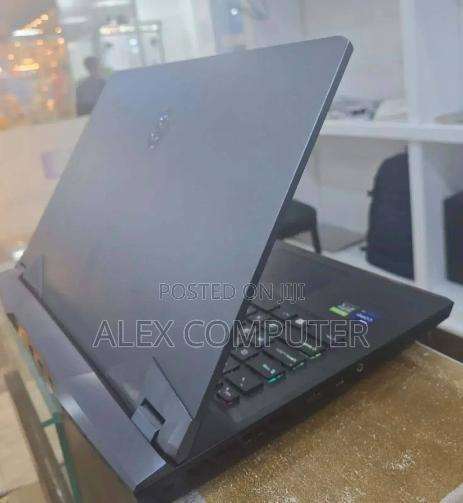 New Laptop MSI Raider GE76 12UGS 16GB Intel Core I9 SSD 1T