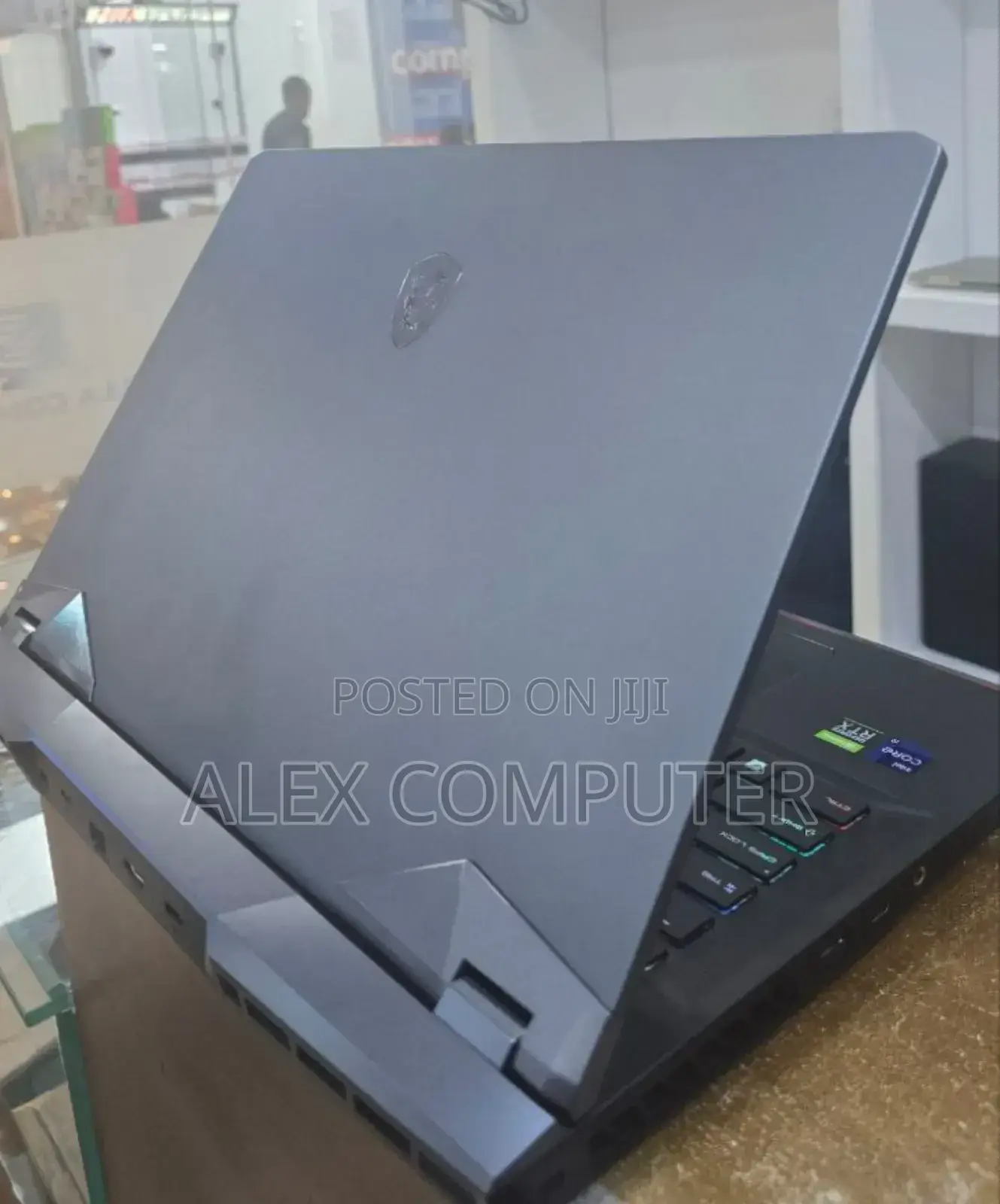 New Laptop MSI Raider GE76 12UGS 16GB Intel Core I9 SSD 1T