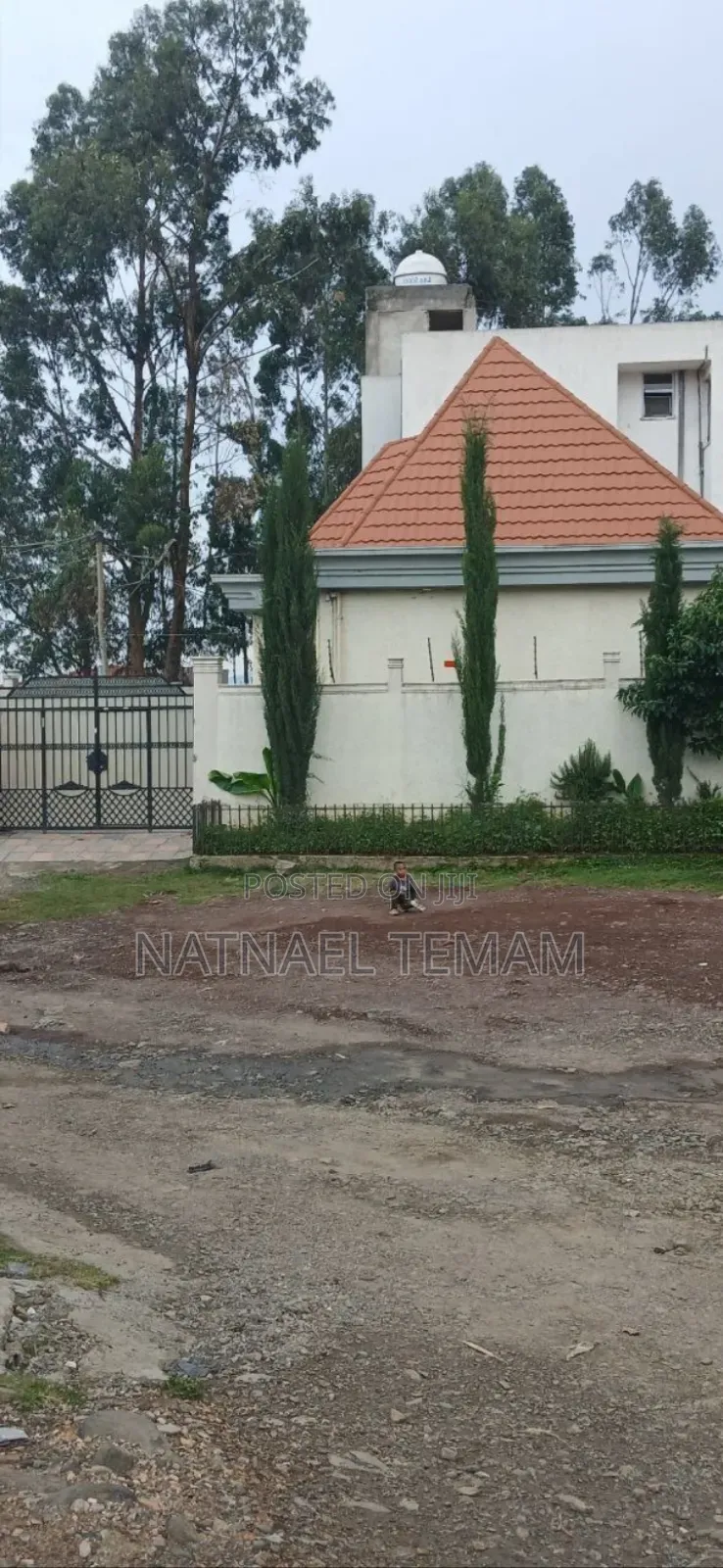 Furnished 2bdrm House in አያት, Yeka for sale