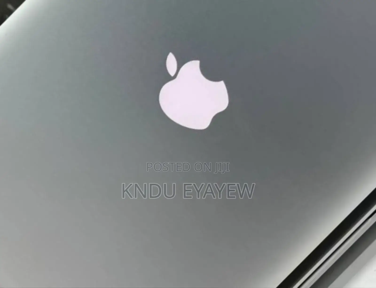 New Laptop Apple MacBook Pro 2017 8GB Intel Core I5 SSD 256GB