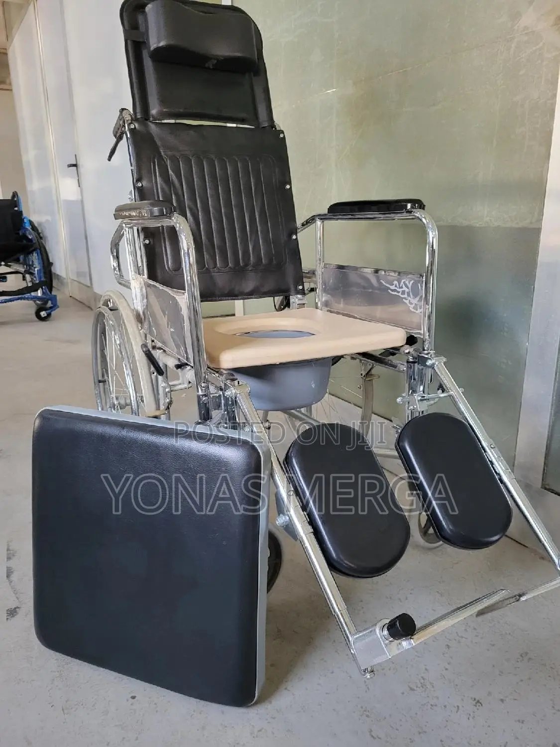 Recliner Portable Wheelchair串隶wheelchair# With Acommode Pot