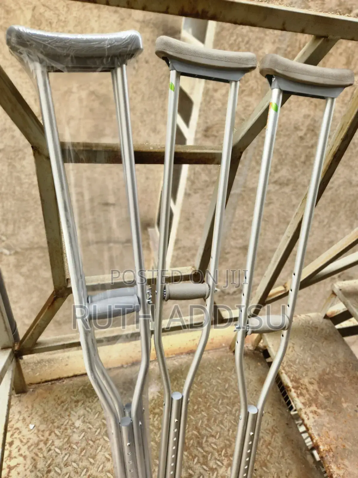 Crucrutches嬌生medical Crutches版面tow Pair Axillary Crutches