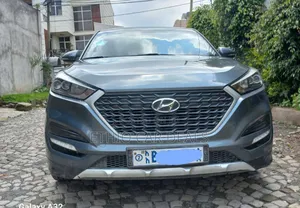 Photo - Hyundai Tucson 2017 Black