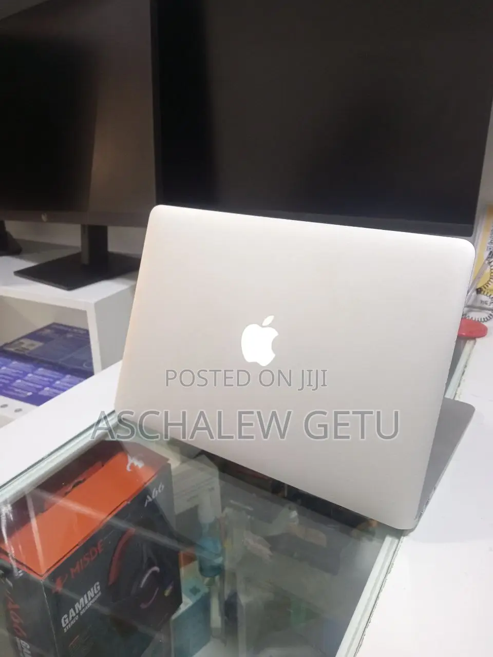 New Laptop Apple MacBook Air 2011 4GB Intel Core I5 SSD 128GB