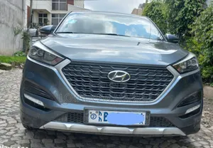 Photo - Hyundai Tucson 2018 Gray