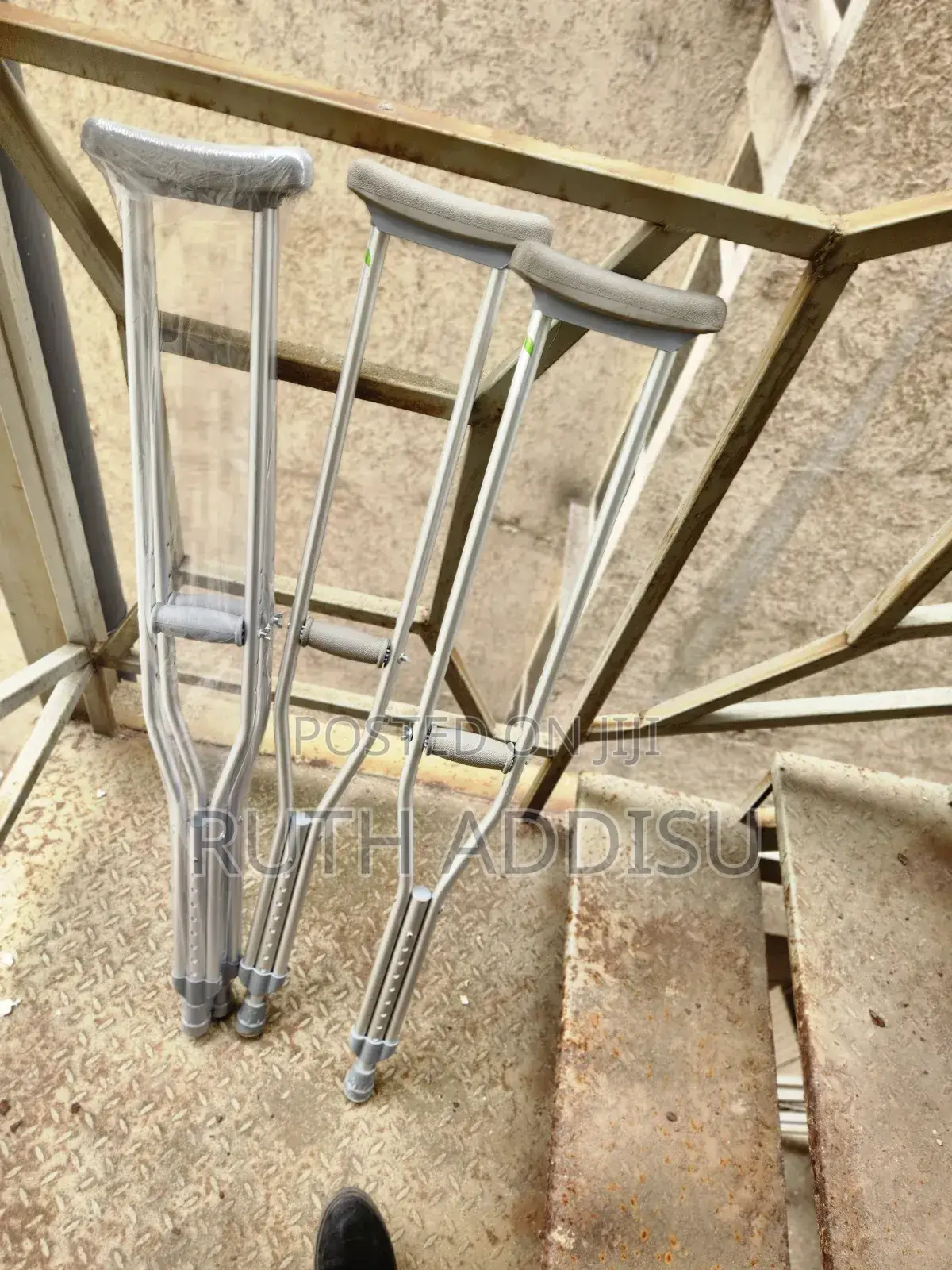 Crutches坂菫crutches布菸crutches墳團crutches埠前crutches忝之crutches