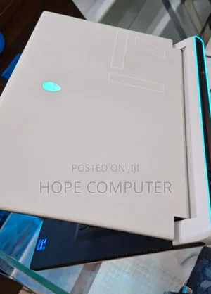 New Laptop Alienware M17x R2 32GB Intel Core I7 SSD 1T