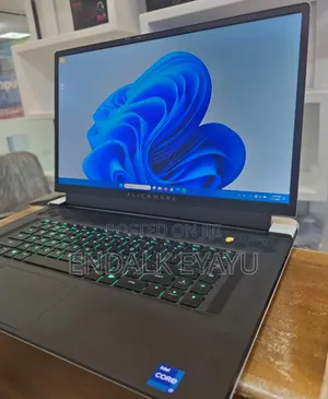 New Laptop Alienware M17x R2 32GB Intel Core I7 SSD 1T