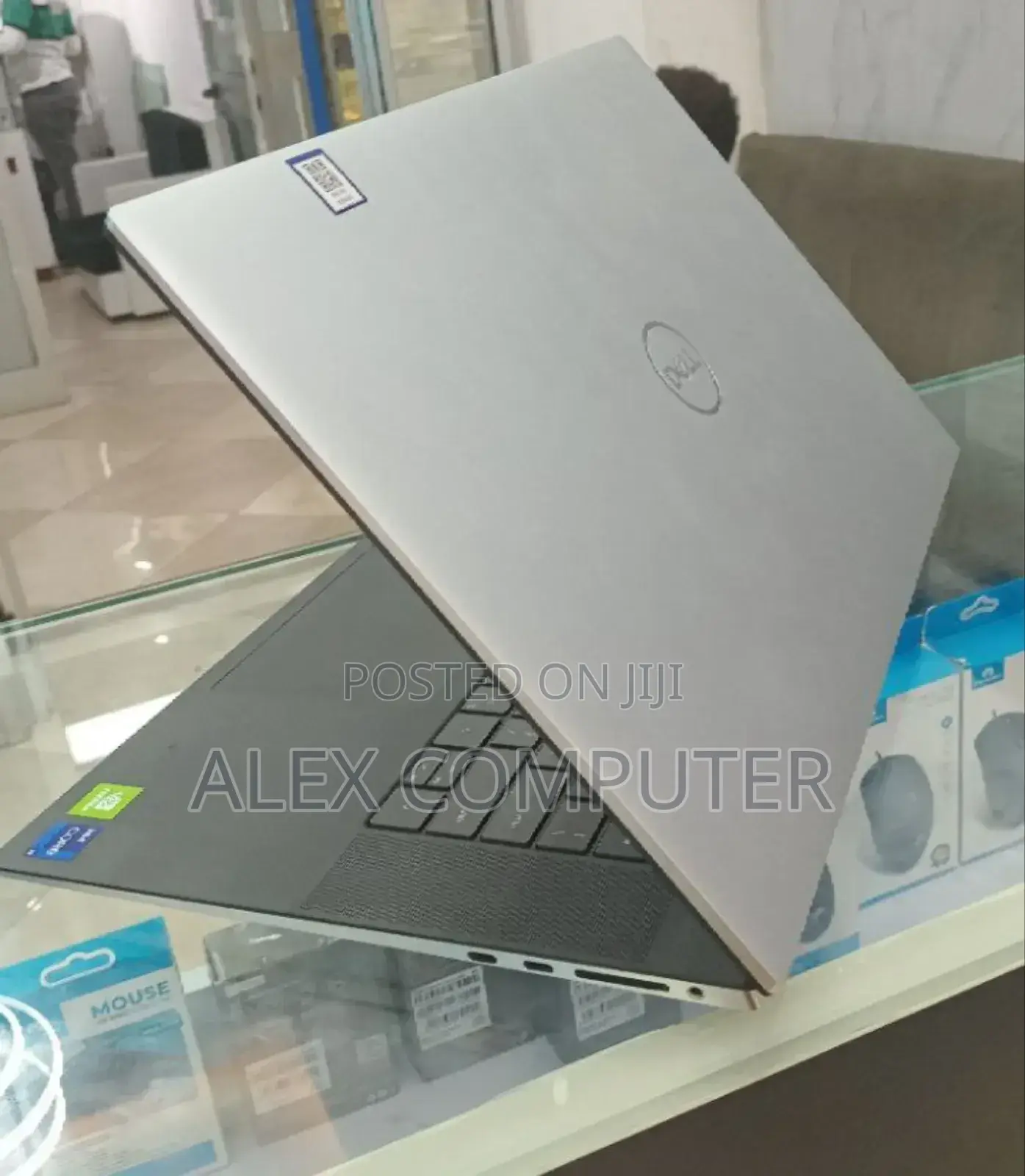 New Laptop Dell XPS 15 16GB Intel Core I9 SSD 1T