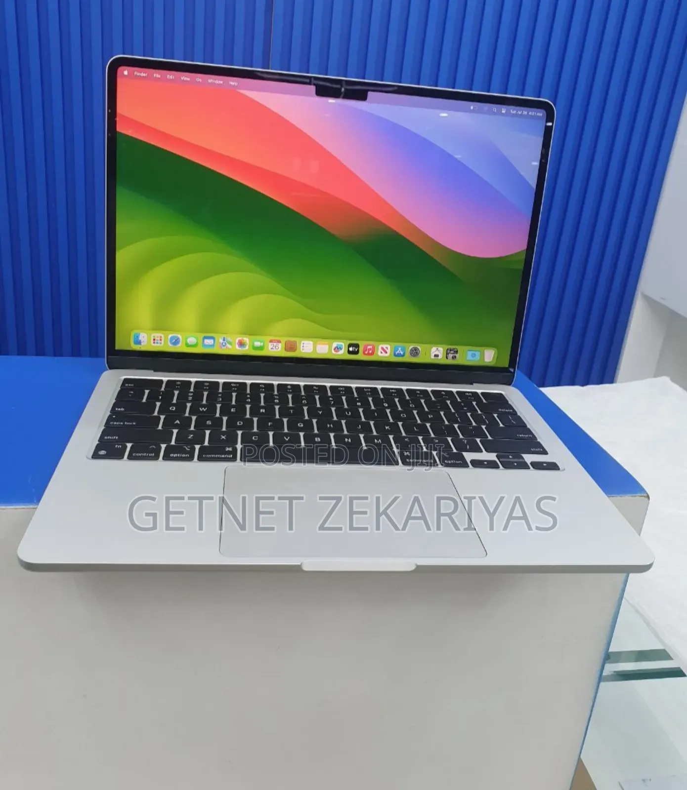 New Laptop Apple MacBook Air 2024 M3 13-Inch 16GB Apple M3 SSD 512GB