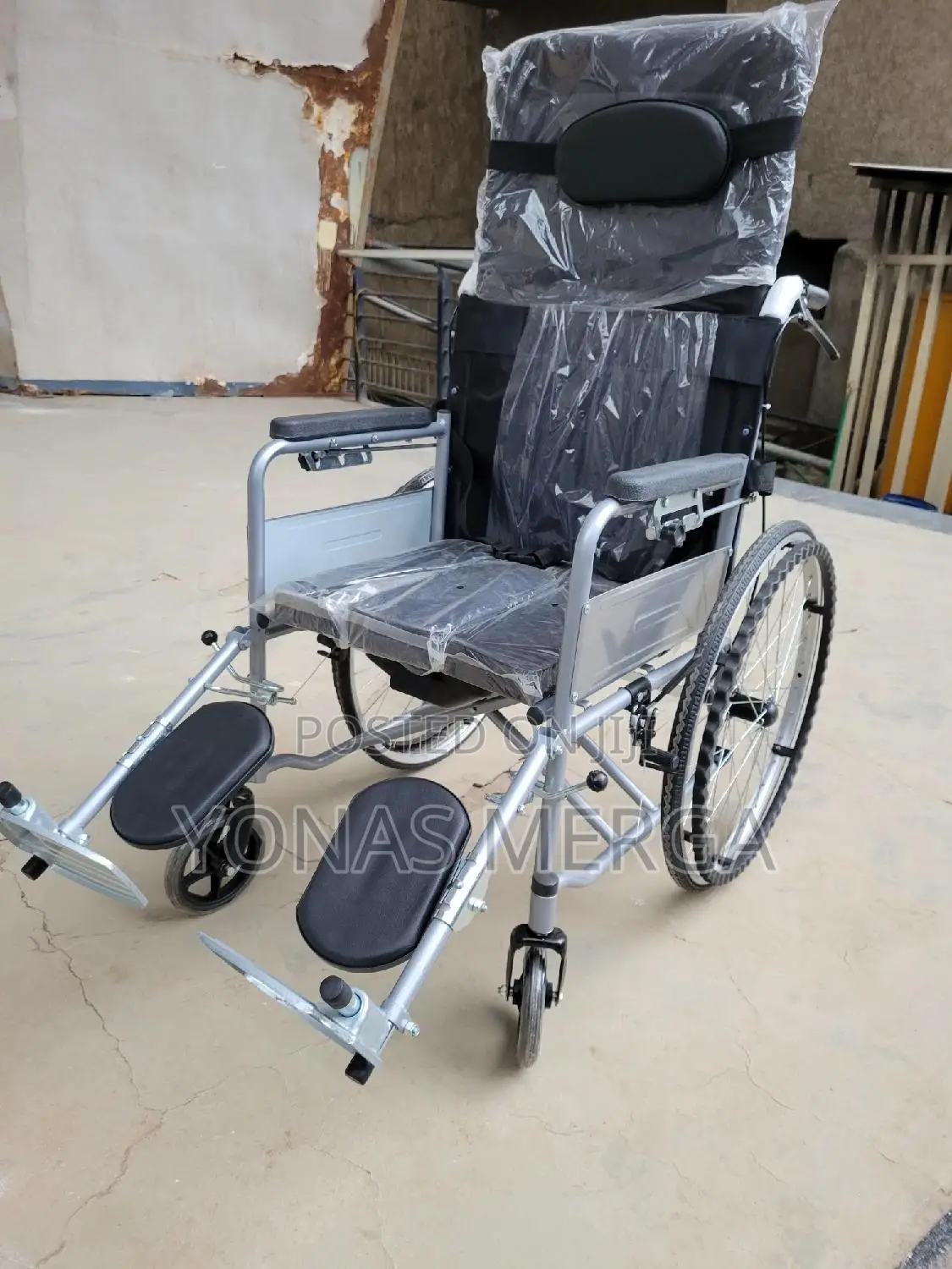 Toilet Wheelchair計斗detachable Arm-Rest Foot-Rest 丄丄wilcher